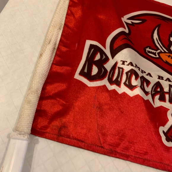 Tampa Bay Buccaneers Flag Logo NFL Fabric Car Mount Flag Red/White - Picture 4 of 16